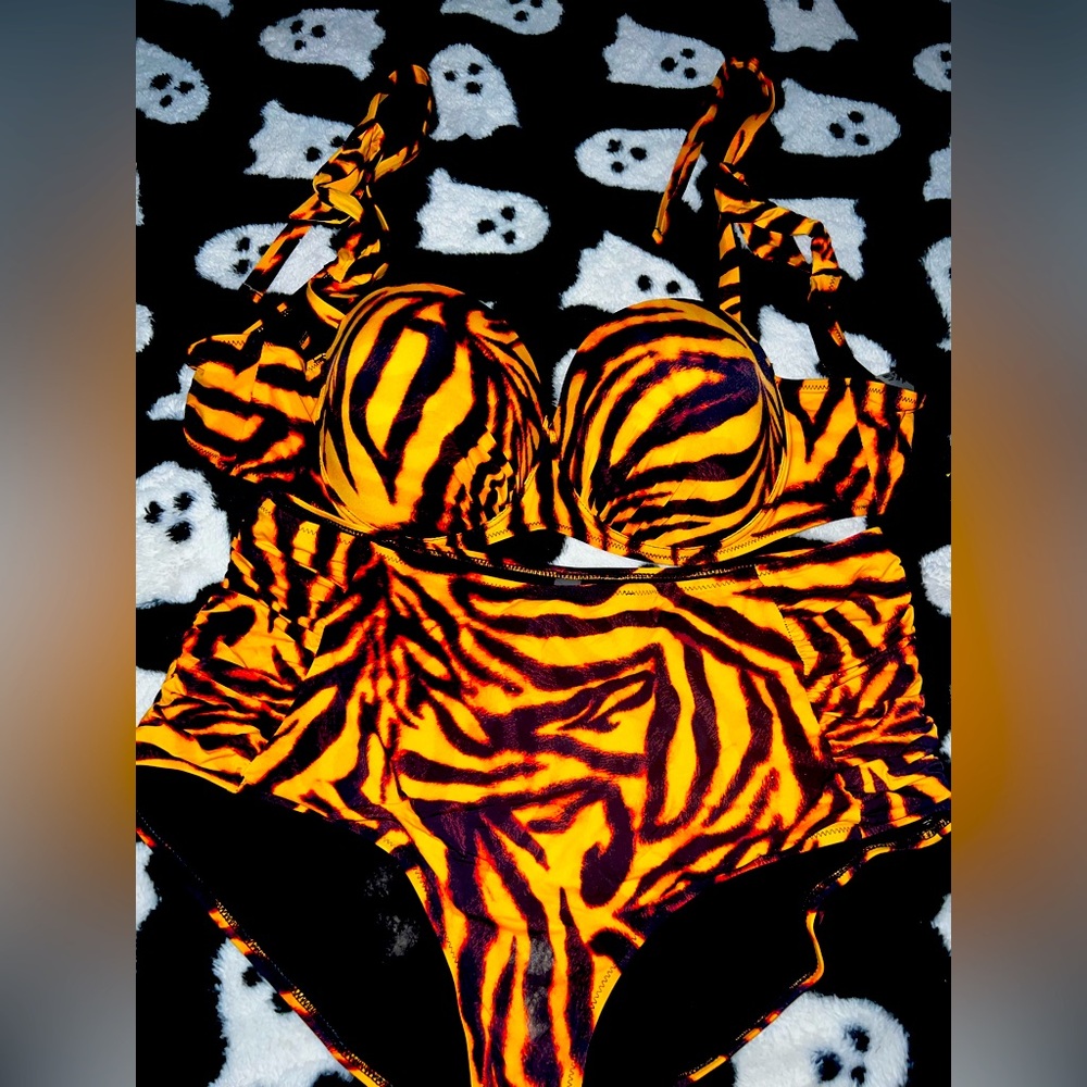 Cupshe Orange and Black Tiger Print Bikini